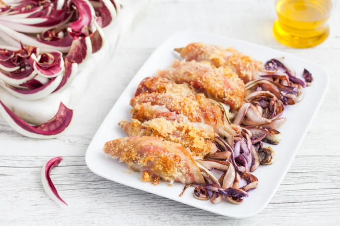 involtini gratinati di radicchio e pancetta
